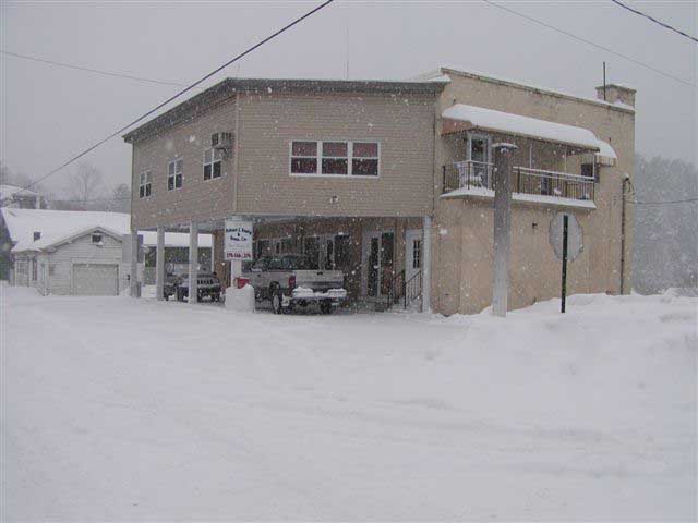 Jan 2003 Reedy Gas Station